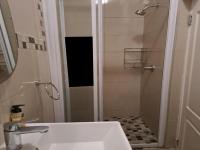 Main Bathroom of property in Umhlanga Ridge