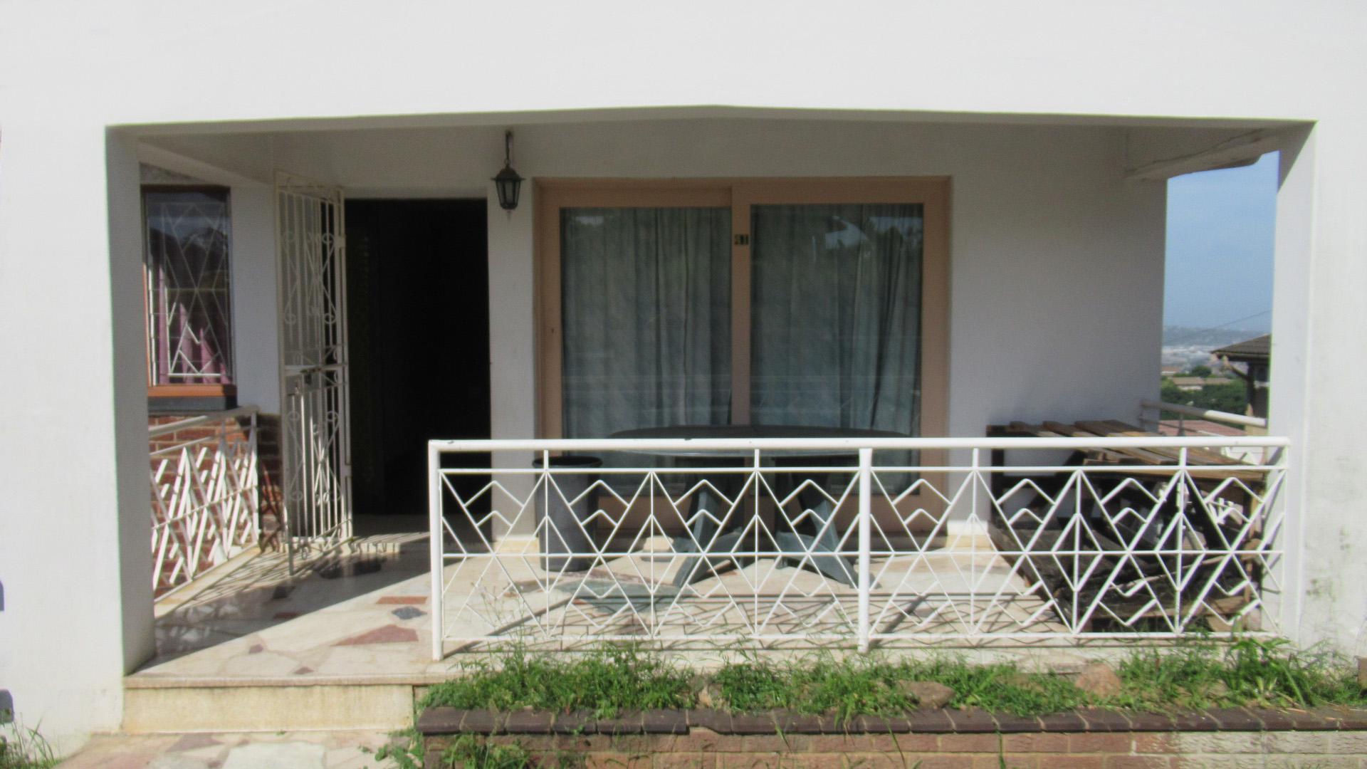 Front View of property in Reservior Hills