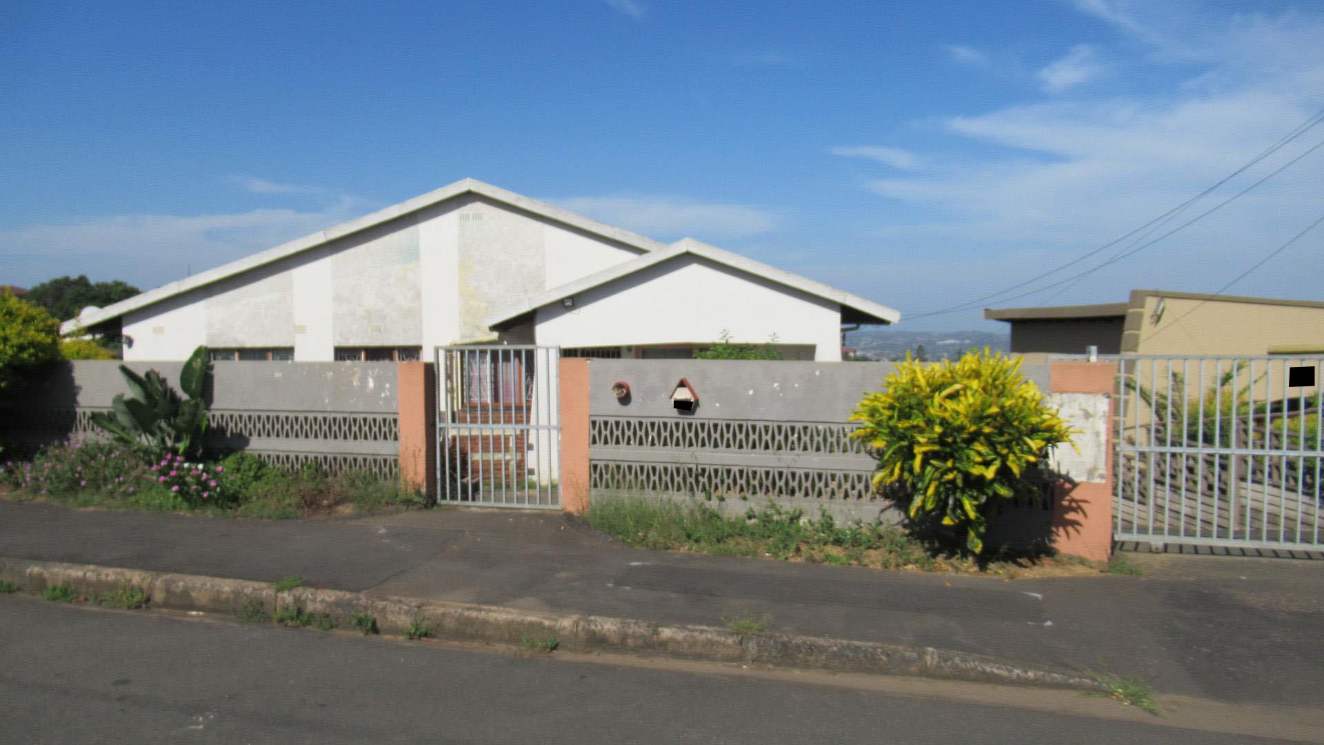 Front View of property in Reservior Hills