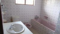Bathroom 1 - 2 square meters of property in Reservior Hills