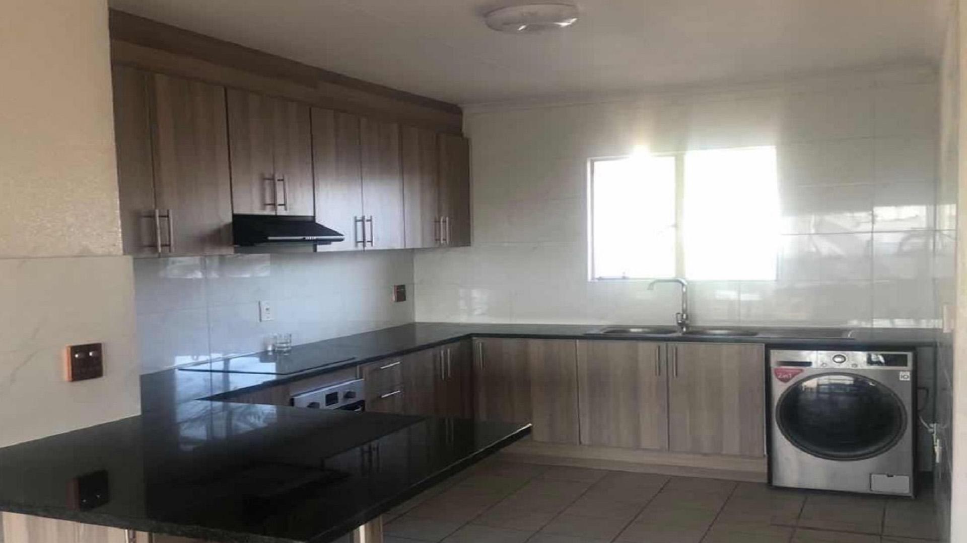 Kitchen - 17 square meters of property in Primrose Hill