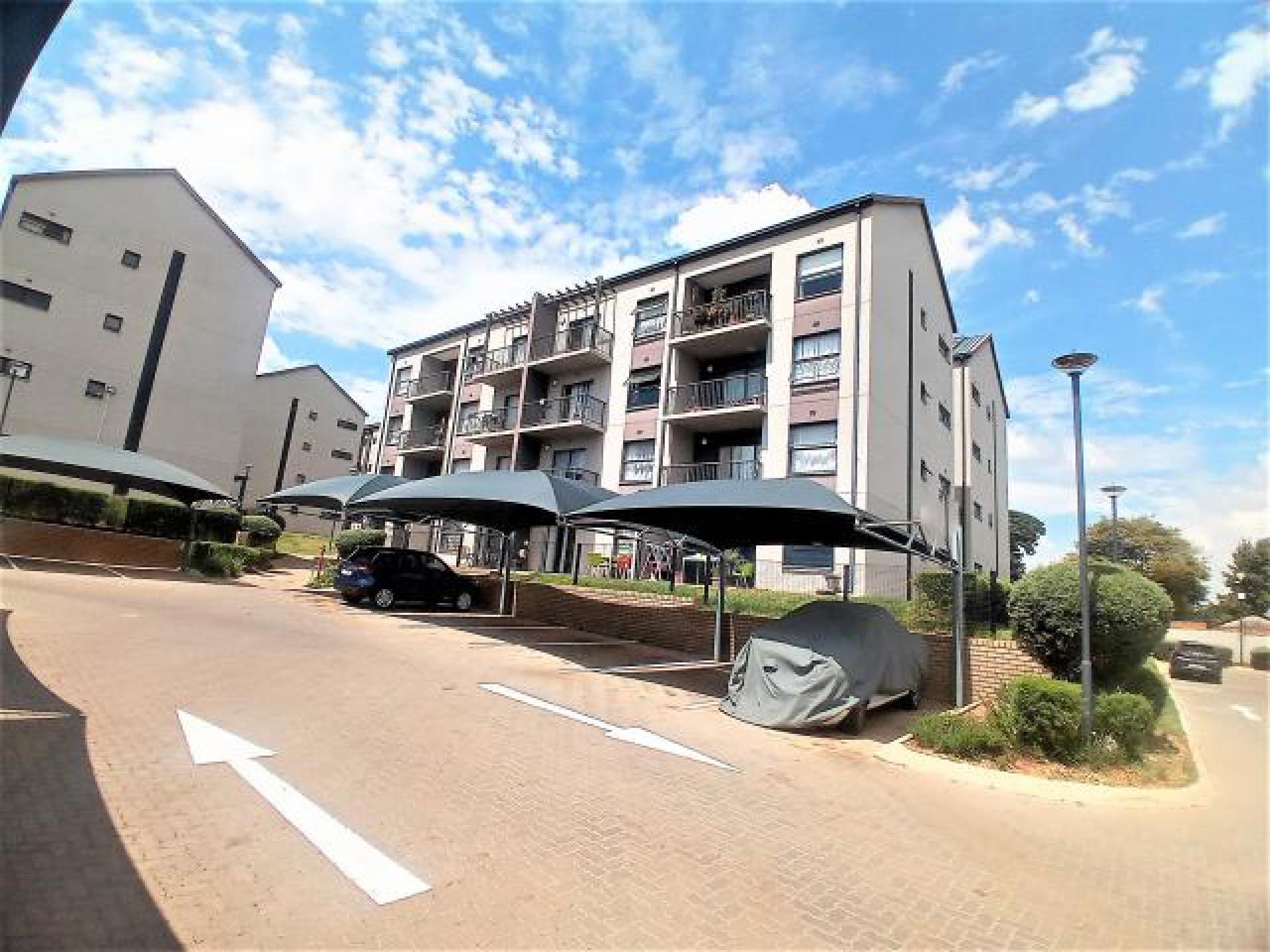 Front View of property in Clubview