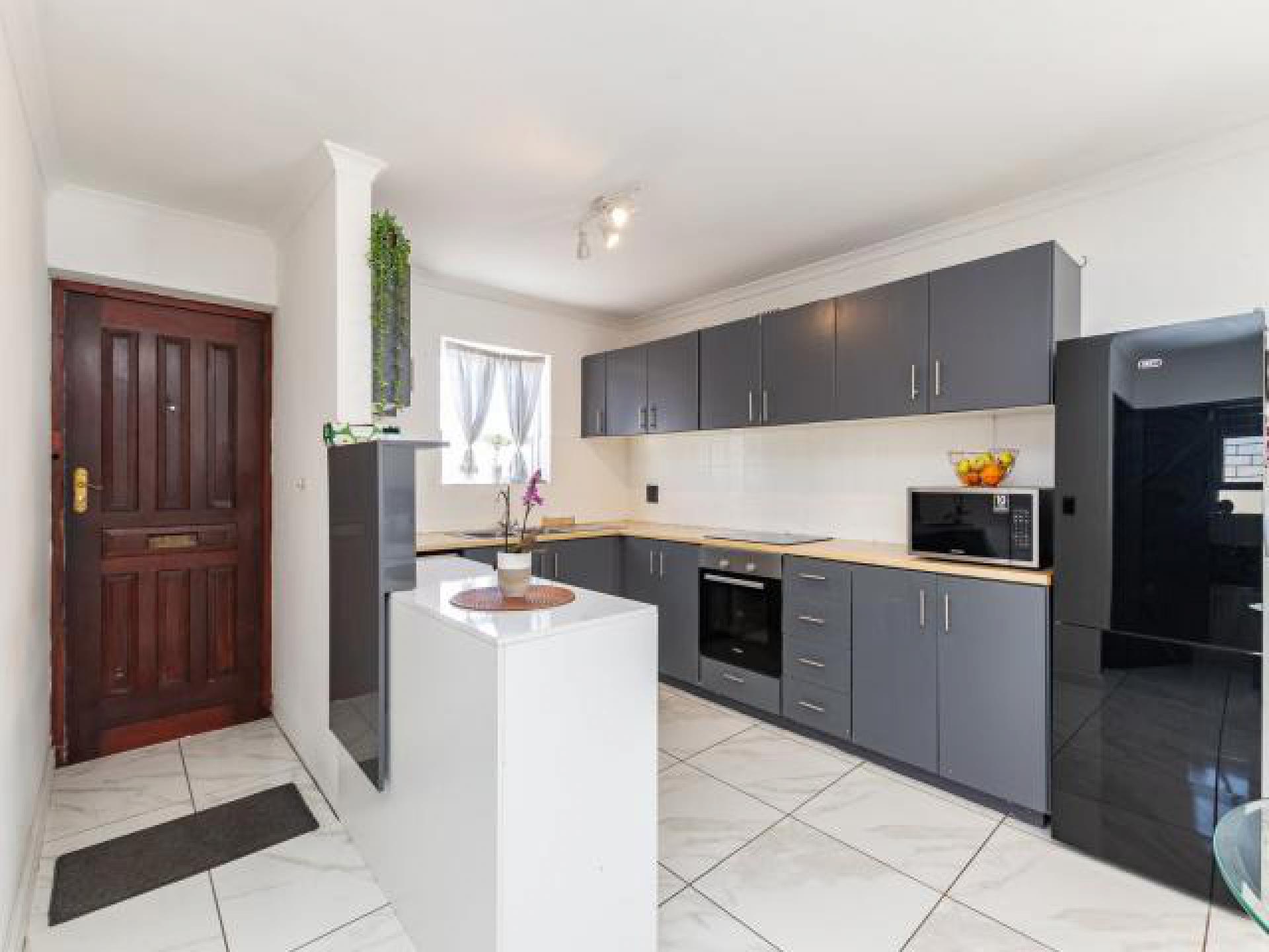 Kitchen of property in Faerie Knowe