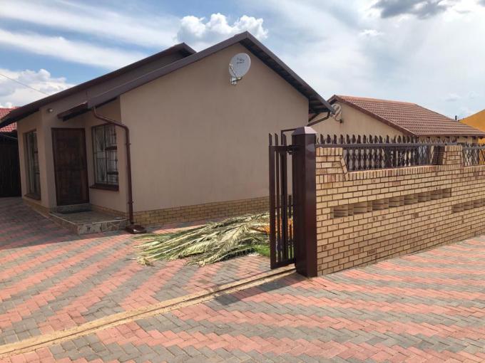 3 Bedroom House to Rent in Mabopane Property to rent MR5