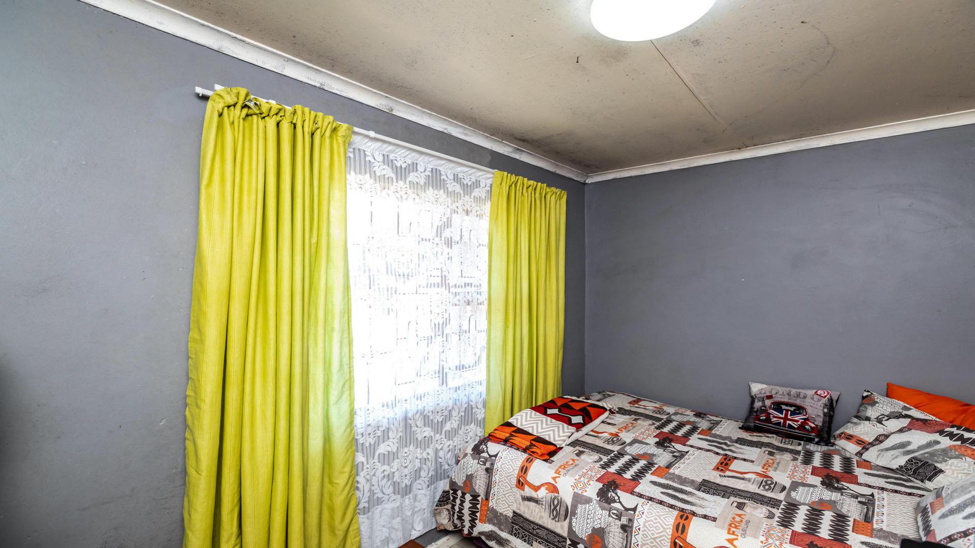 Bed Room 1 of property in Haven Hills