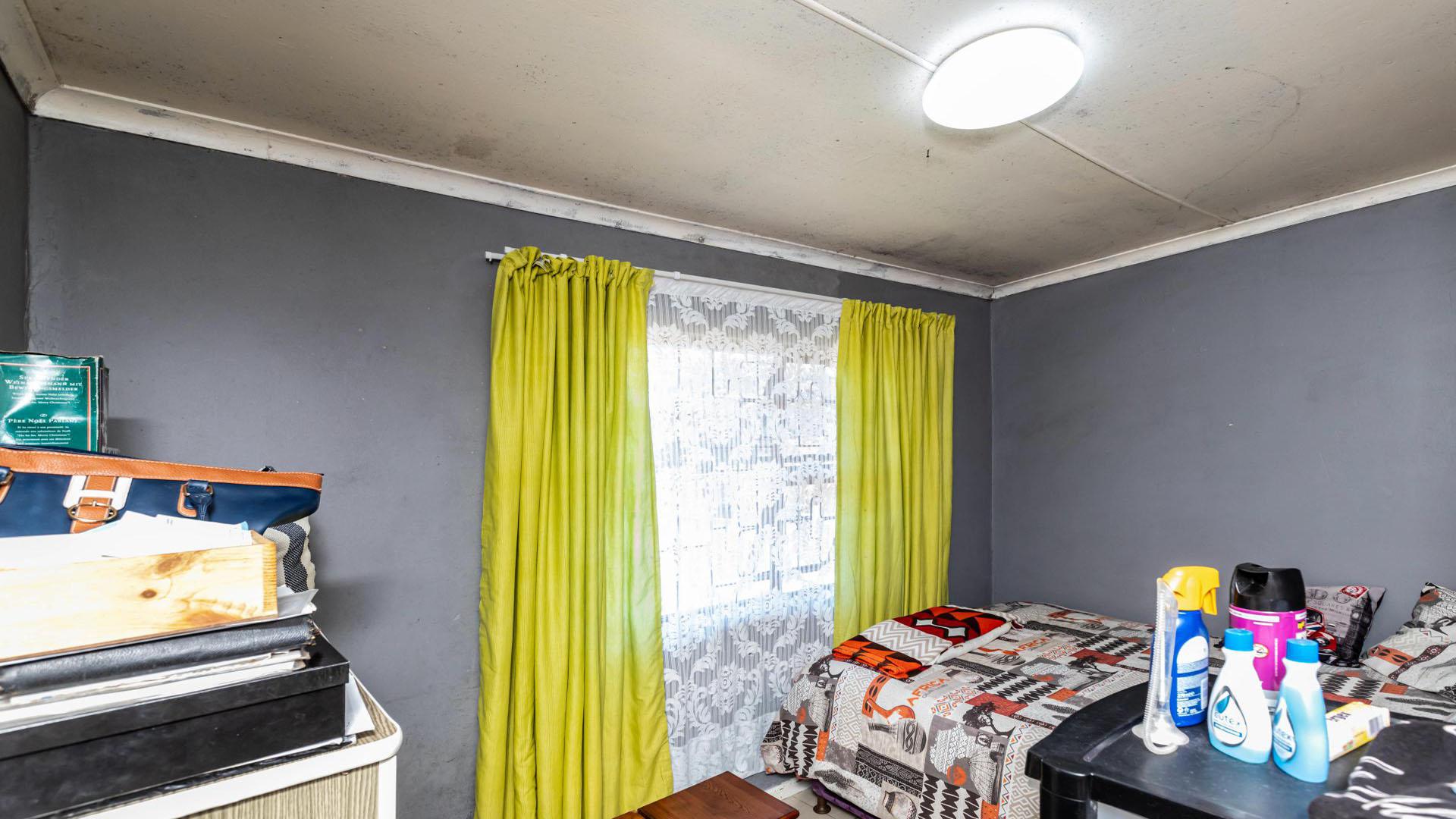 Bed Room 1 of property in Haven Hills