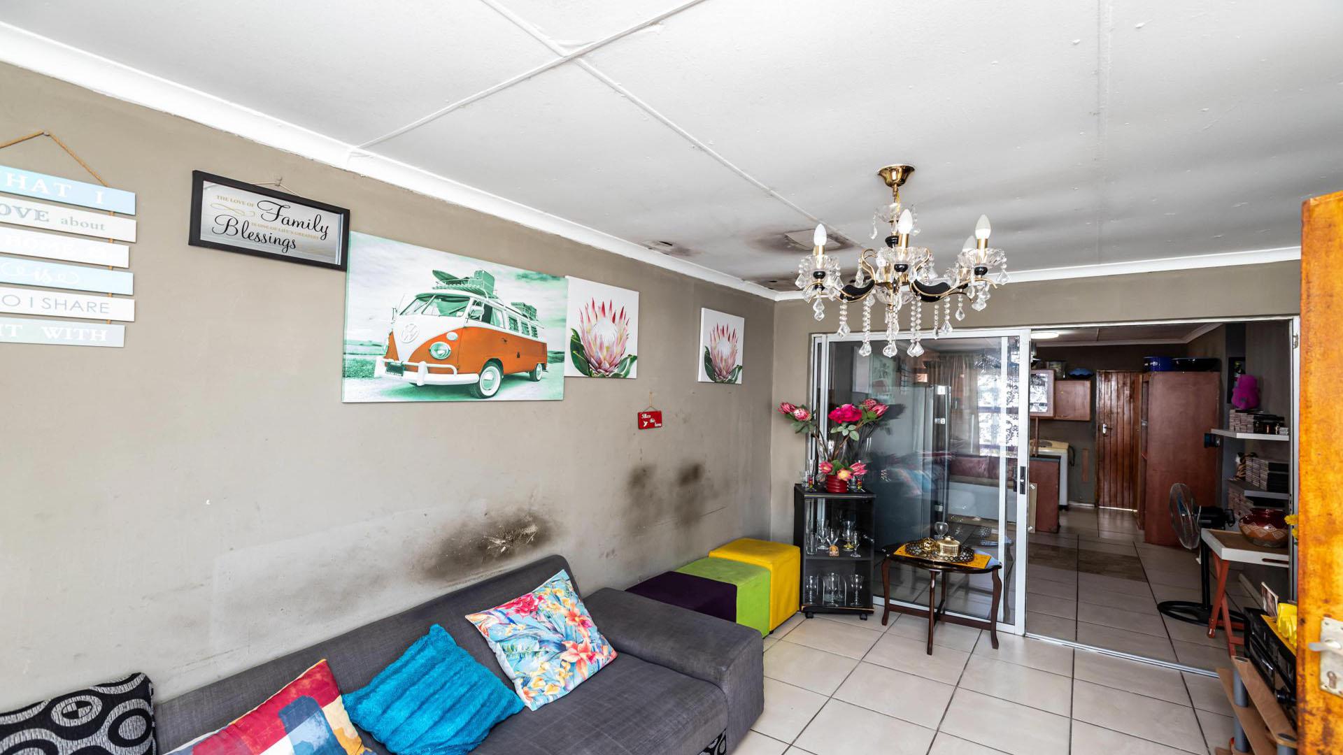 Lounges of property in Haven Hills