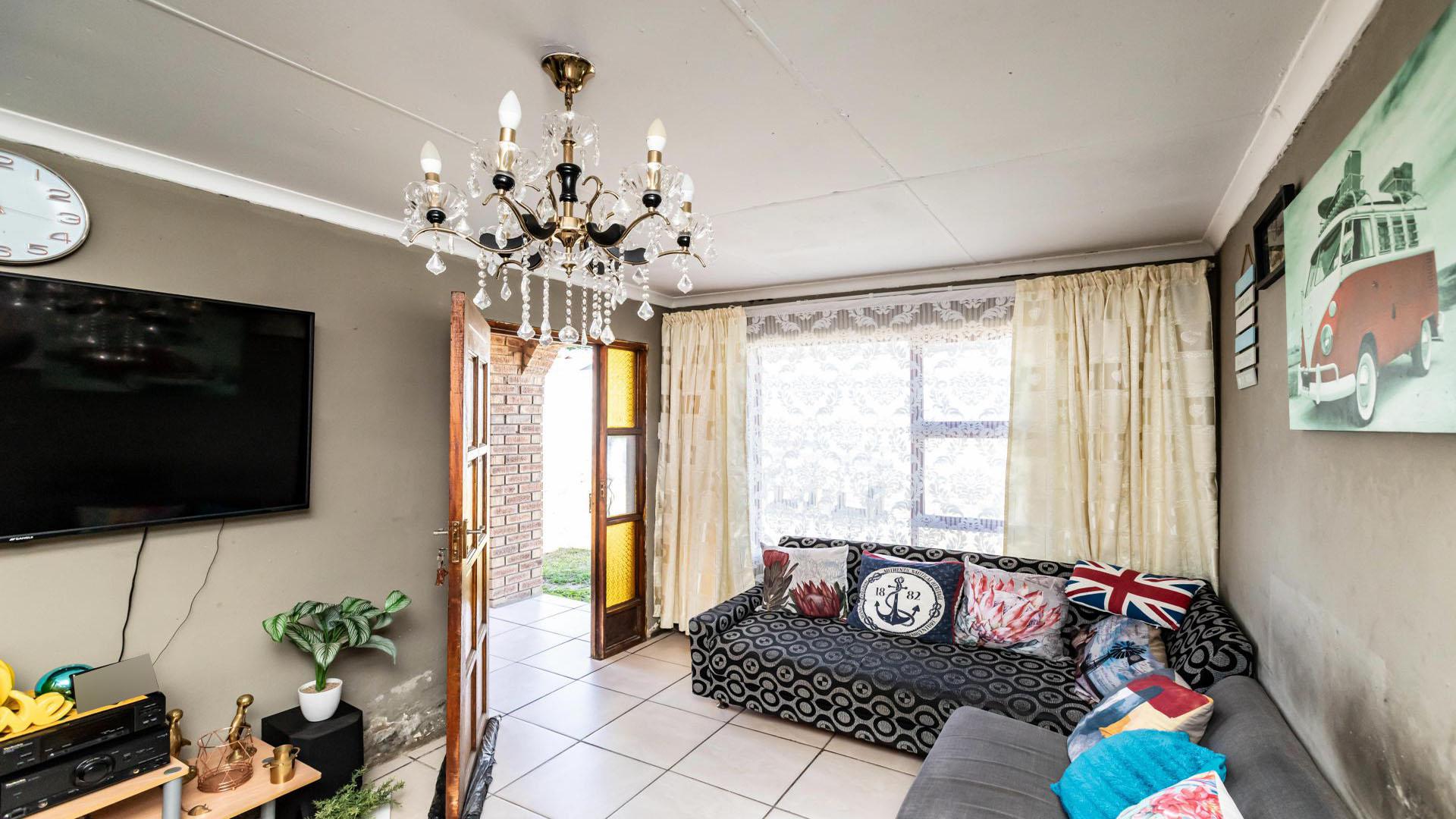 Lounges of property in Haven Hills