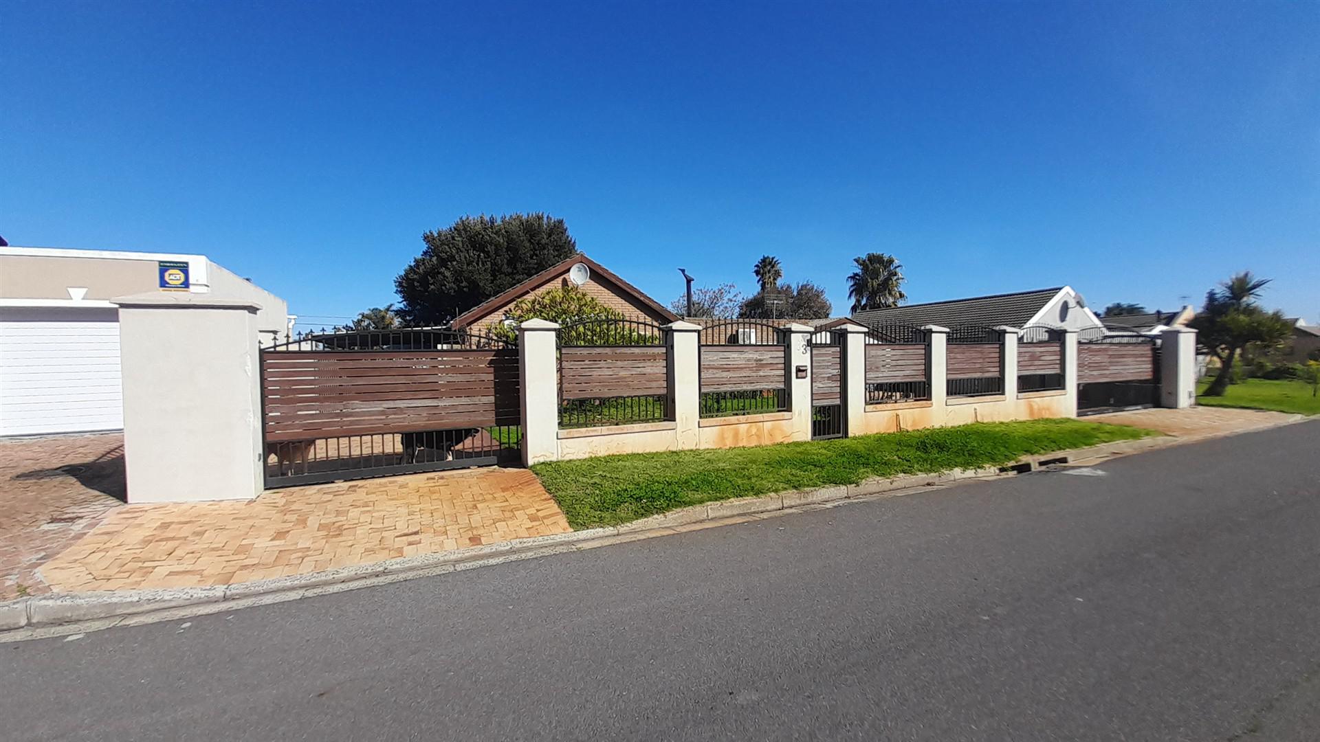 Front View of property in Bothasig 