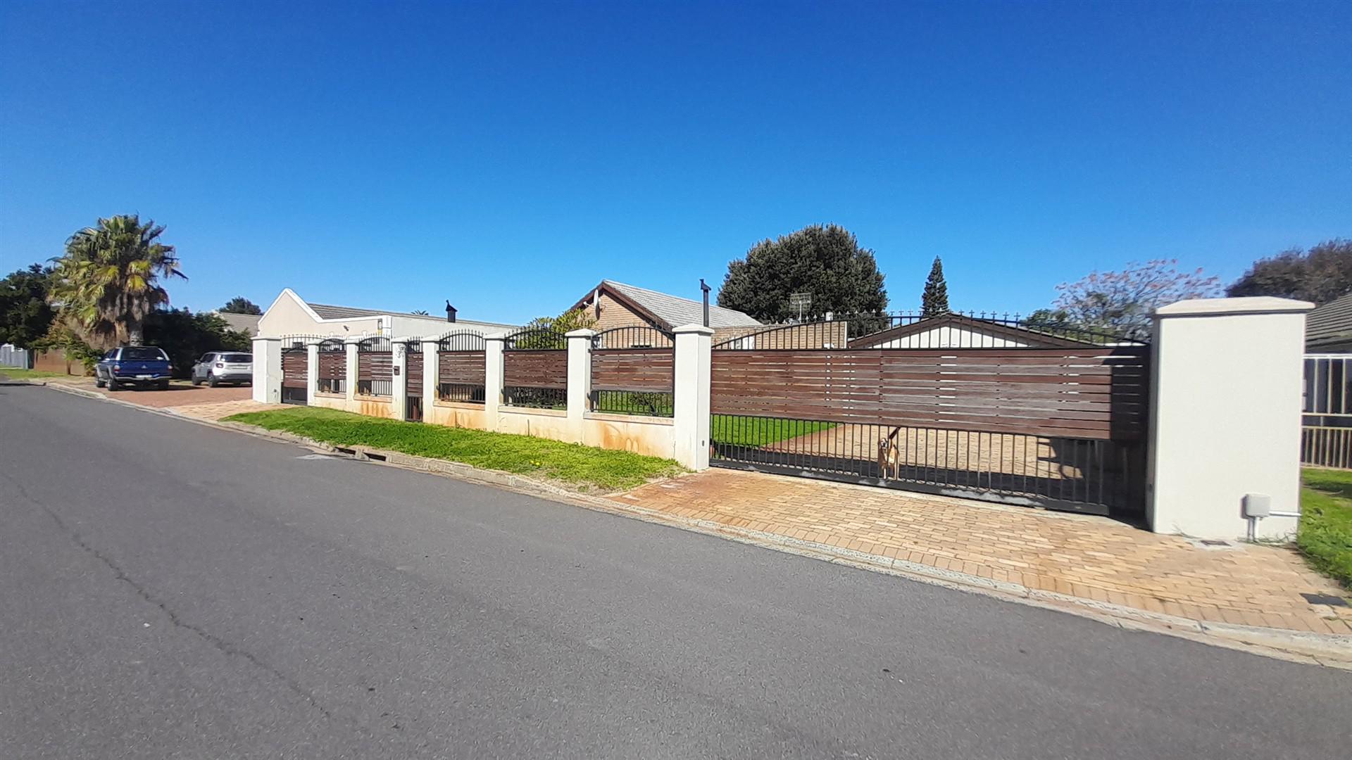 Front View of property in Bothasig 