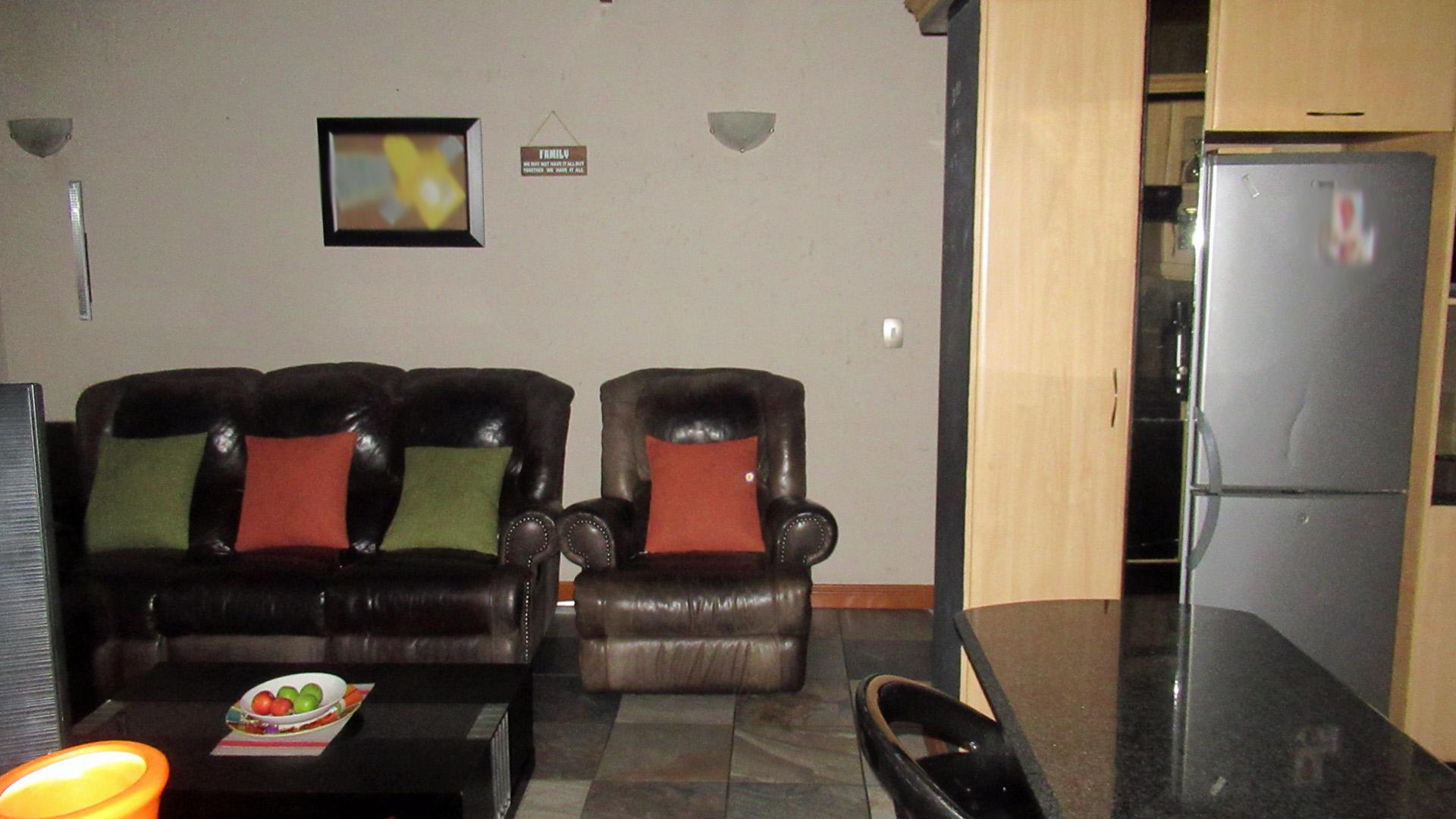 Lounges - 21 square meters of property in Sharonlea