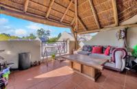 Balcony - 20 square meters of property in Sharonlea