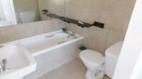 Main Bathroom - 3 square meters of property in Musgrave