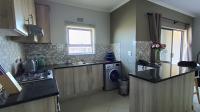 Kitchen - 18 square meters of property in Buh Rein