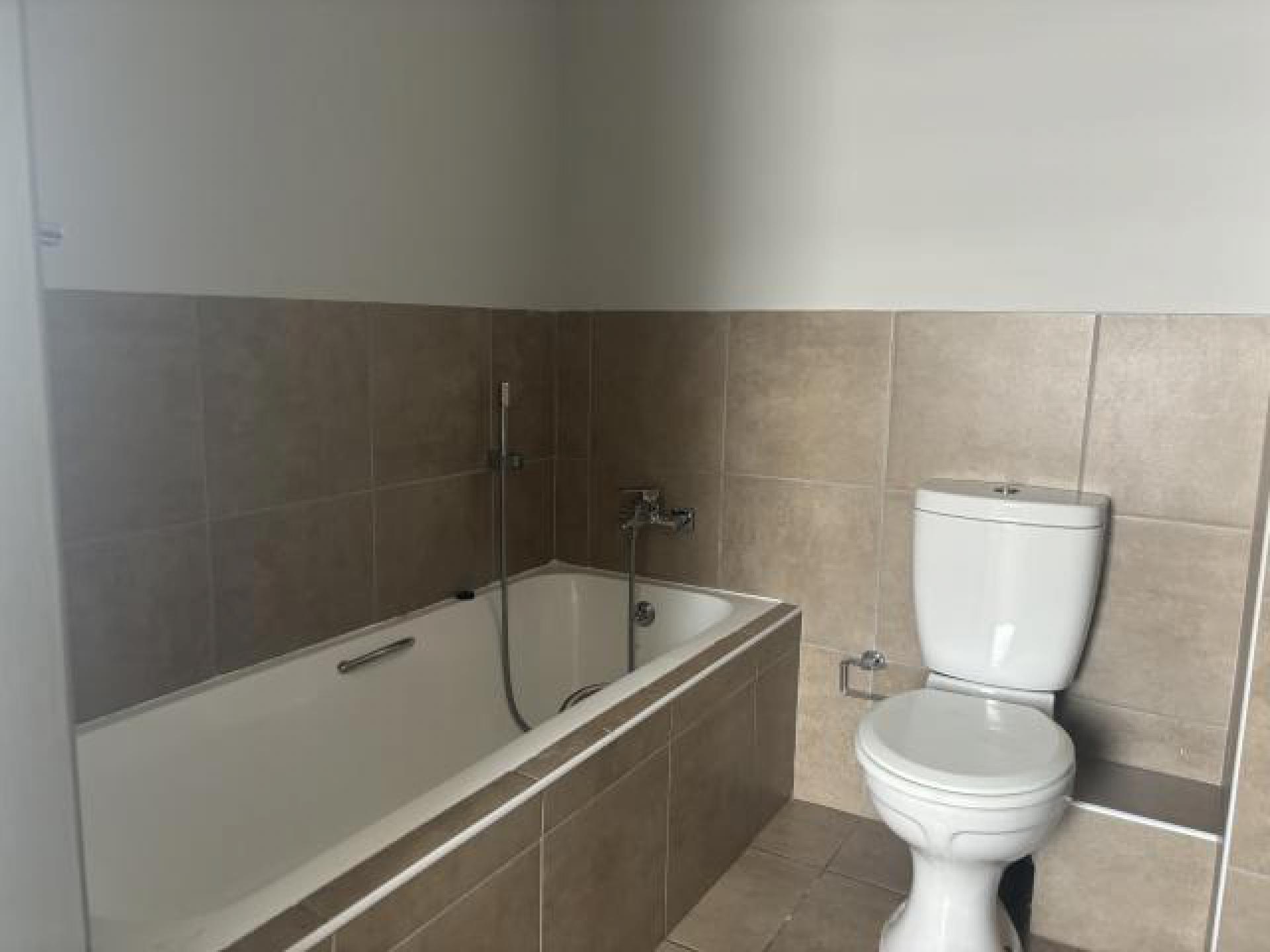 Bathroom 2 of property in Dixon AH (South View)