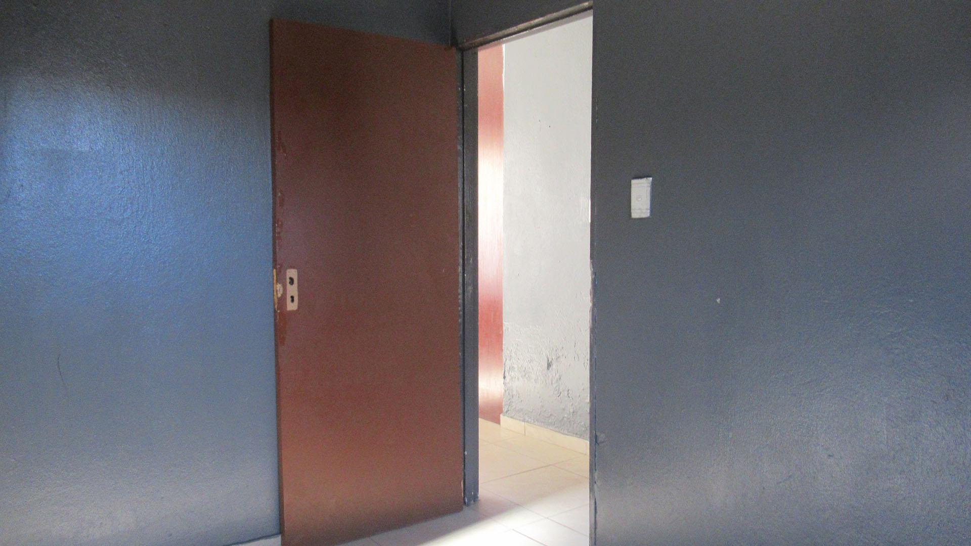 Bed Room 1 - 8 square meters of property in Fleurhof