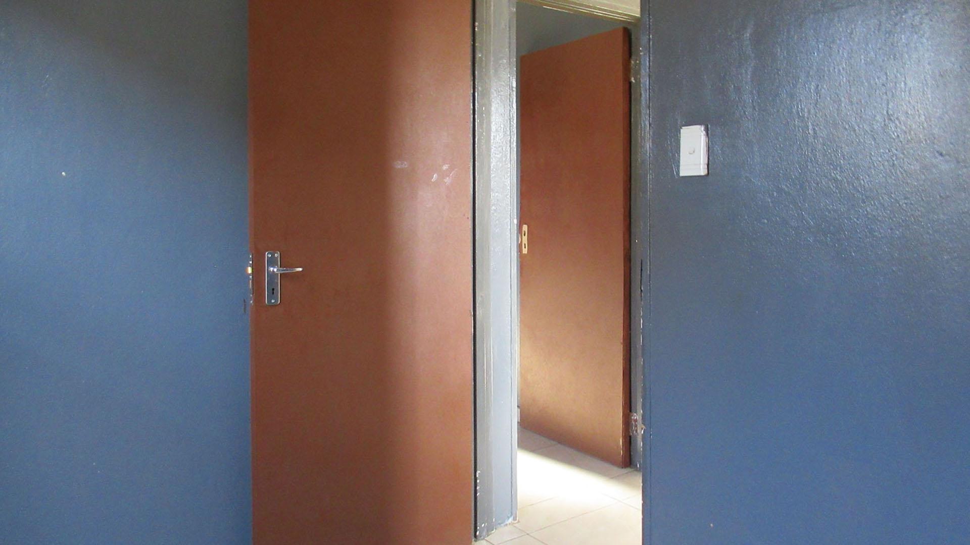 Bed Room 2 - 7 square meters of property in Fleurhof