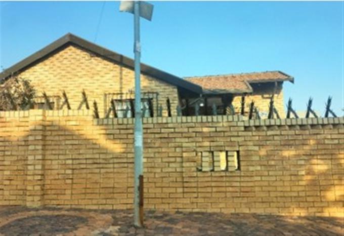 Standard Bank SIE Sale In Execution House for Sale in Meadowlands - MR548184