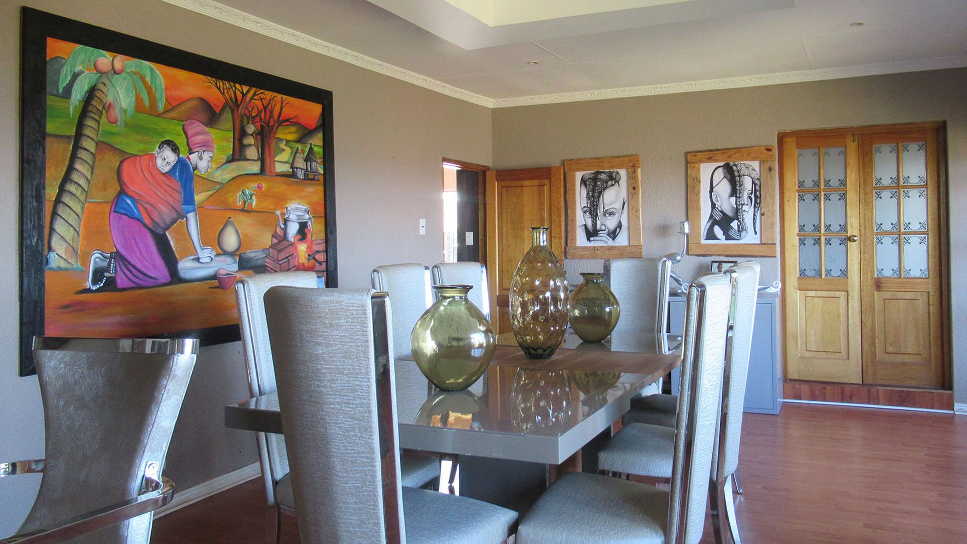 Dining Room - 35 square meters of property in Roodekrans