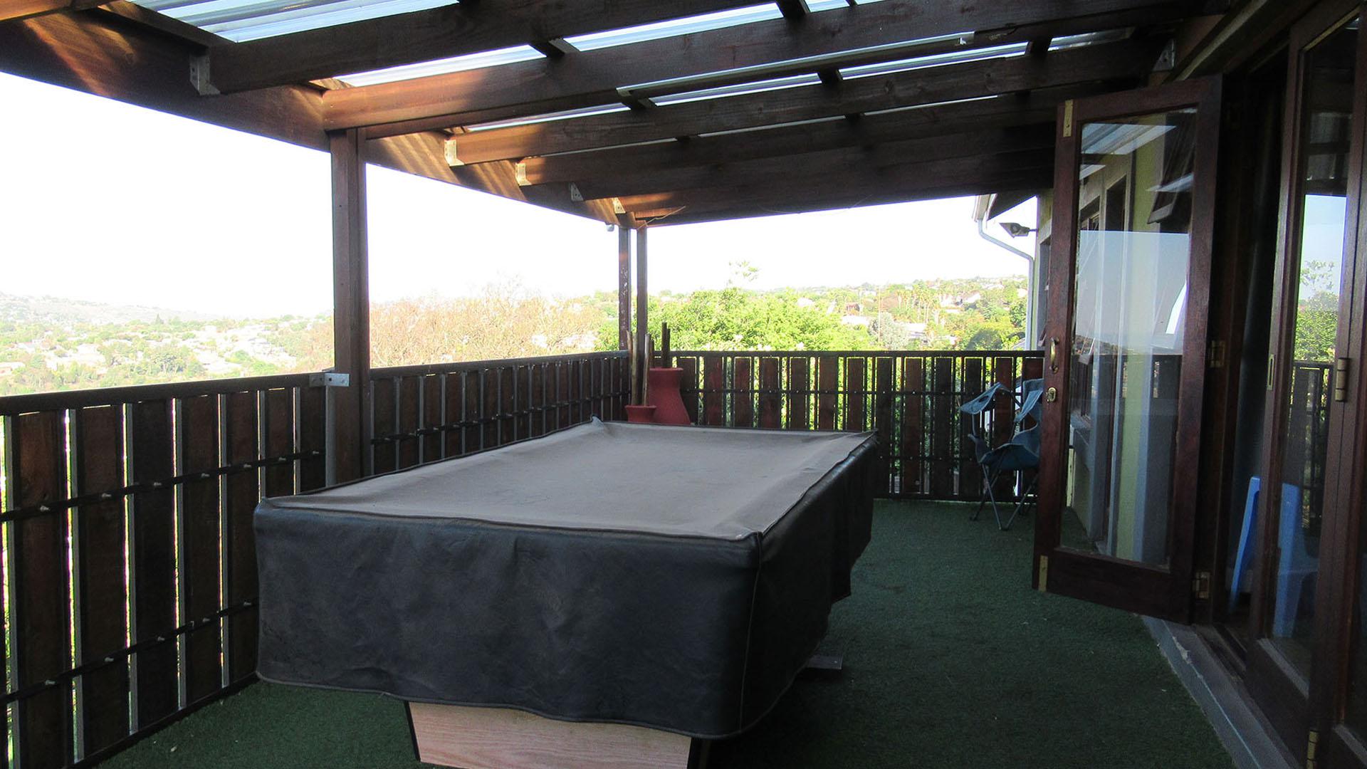 Patio - 58 square meters of property in Roodekrans