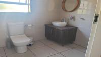 Bathroom 3+ of property in Roodekrans