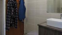Bathroom 3+ - 11 square meters of property in Roodekrans