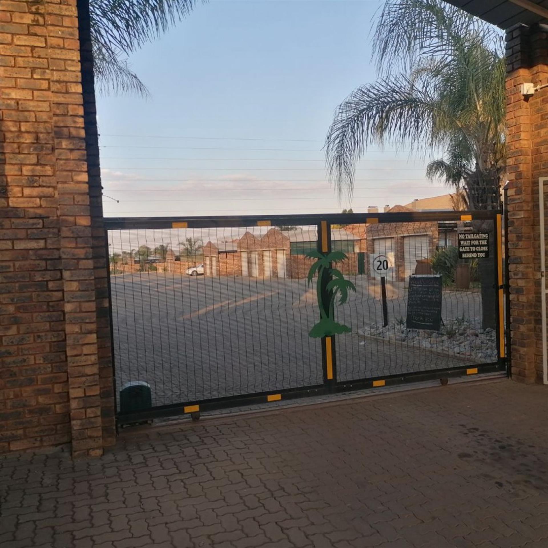 Front View of property in Andeon
