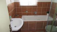 Bathroom 1 - 6 square meters of property in Rynfield