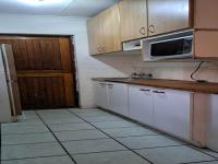 Kitchen of property in Weltevreden Valley