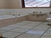 Bathroom 1 of property in Weltevreden Valley