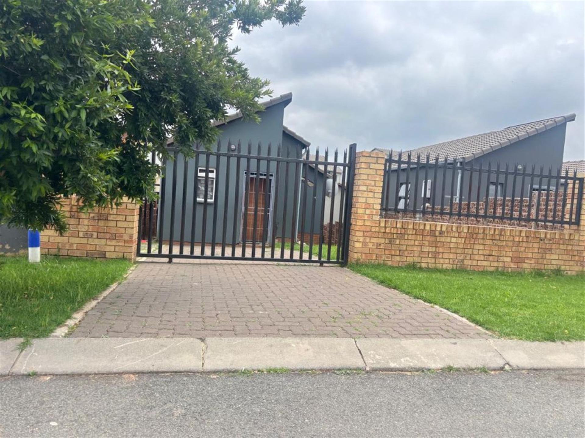 Front View of property in South Hills