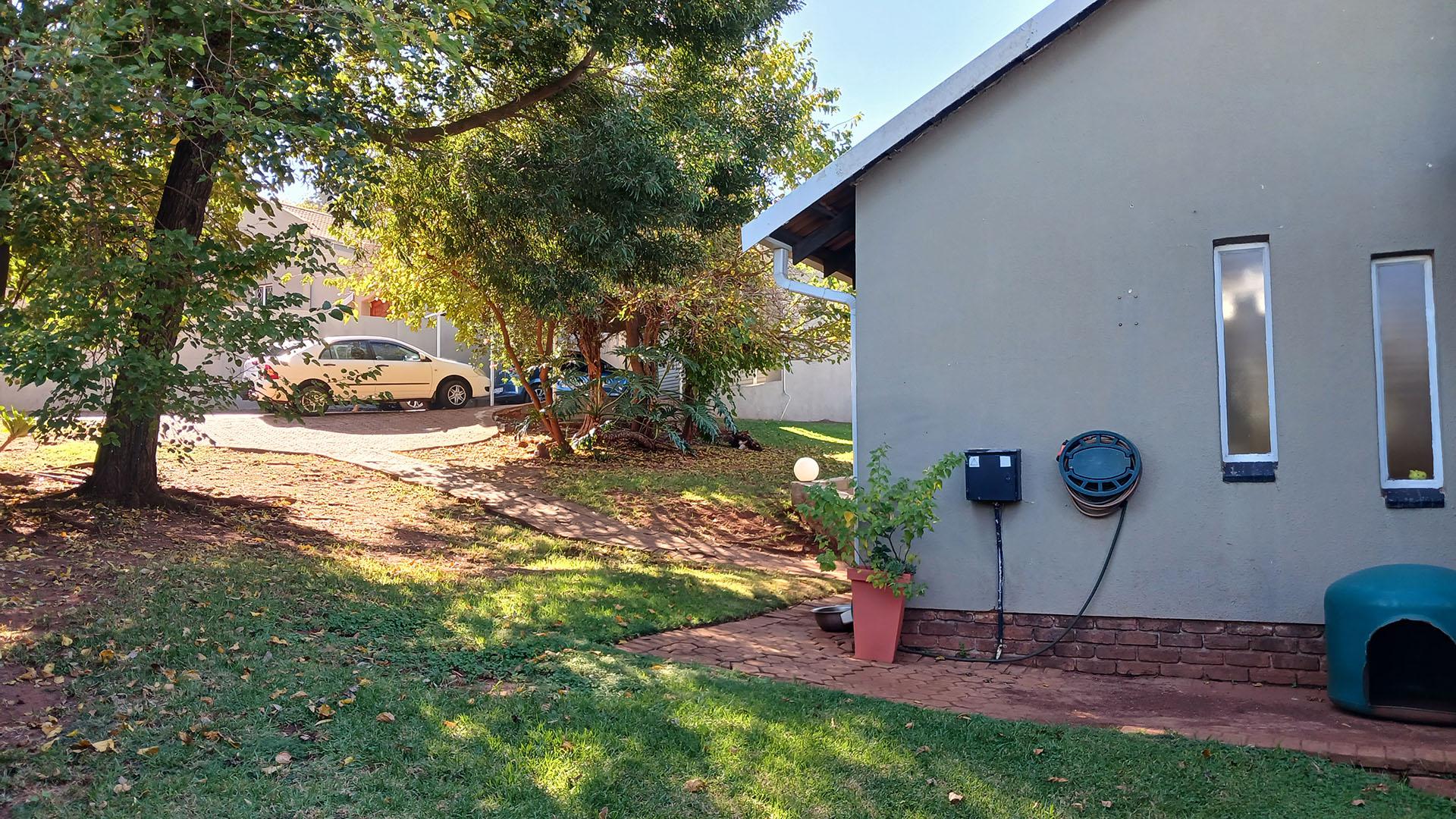 Backyard of property in Roodekrans