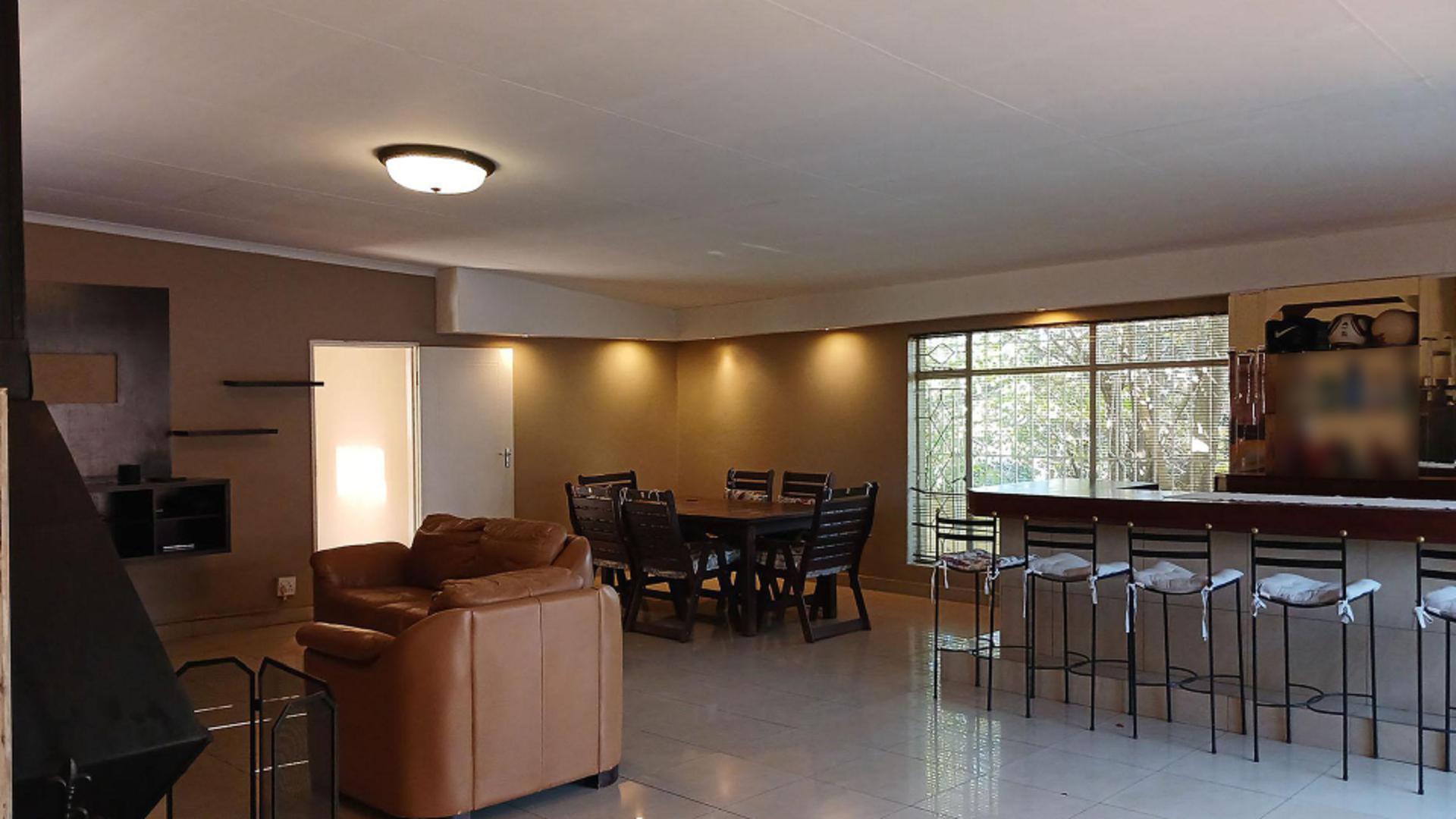 Entertainment - 48 square meters of property in Roodekrans