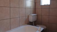 Staff Bathroom - 6 square meters of property in Roodekrans
