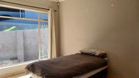 Main Bedroom - 17 square meters of property in Roodekrans