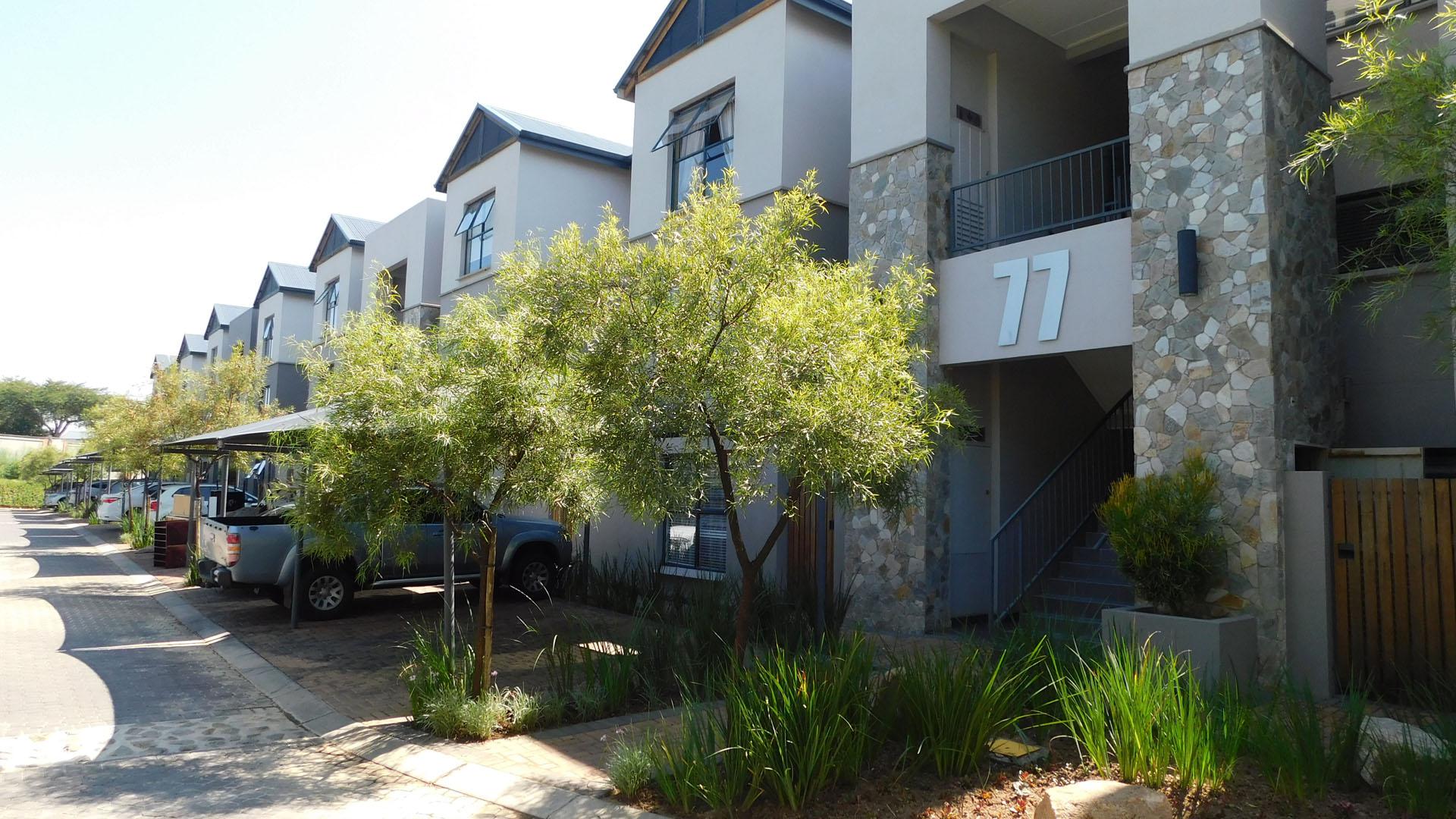 Front View of property in Sunninghill