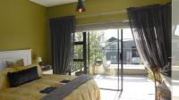 Main Bedroom - 16 square meters of property in Sunninghill