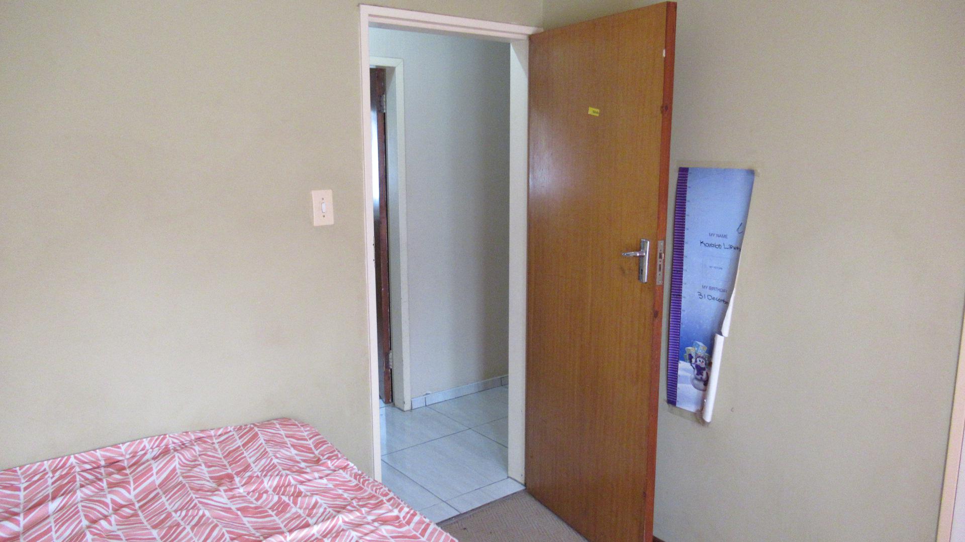 Bed Room 2 - 18 square meters of property in Sonland Park