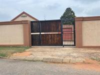 Front View of property in Greenhills