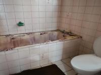 Main Bathroom of property in Umlazi