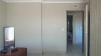 Bed Room 1 - 12 square meters of property in Heuweloord