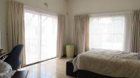 Main Bedroom - 27 square meters of property in Kloofendal