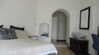 Main Bedroom - 27 square meters of property in Kloofendal