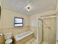 Bathroom 1 - 7 square meters of property in Vorna Valley