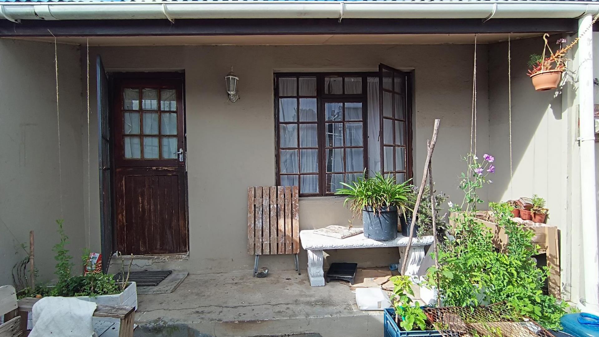 Front View of property in Cape Town Centre
