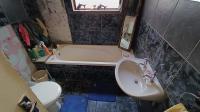 Bathroom 1 - 6 square meters of property in Cape Town Centre