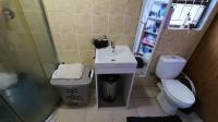 Bathroom 2 - 4 square meters of property in Cape Town Centre
