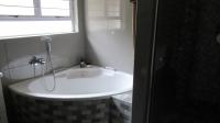 Bathroom 1 - 14 square meters of property in Amanzimtoti 