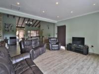 Lounges - 39 square meters of property in Amanzimtoti 
