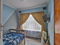 Bed Room 2 - 12 square meters of property in Amanzimtoti 